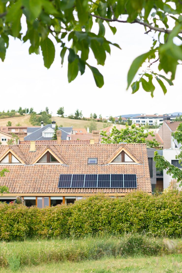 large-solar-panel-roof-house-urbanization-large-green-park-green-energy_1043437-586